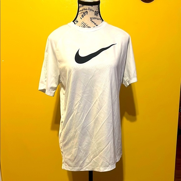 Nike White Short Sleeve Tee with Black Swoosh - Picture 1 of 4